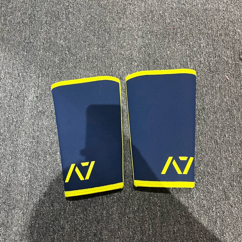 A7 knee sleeves extra large